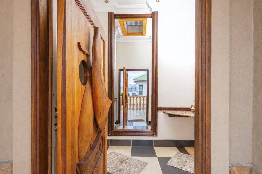 5 Bedroom Property for Sale in Caribbean Beach Club North West